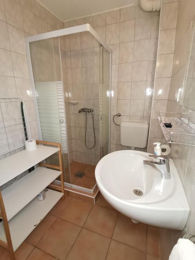 Gyoengyvirag Apartmanhaz Hajduszoboszlo Exterior photo