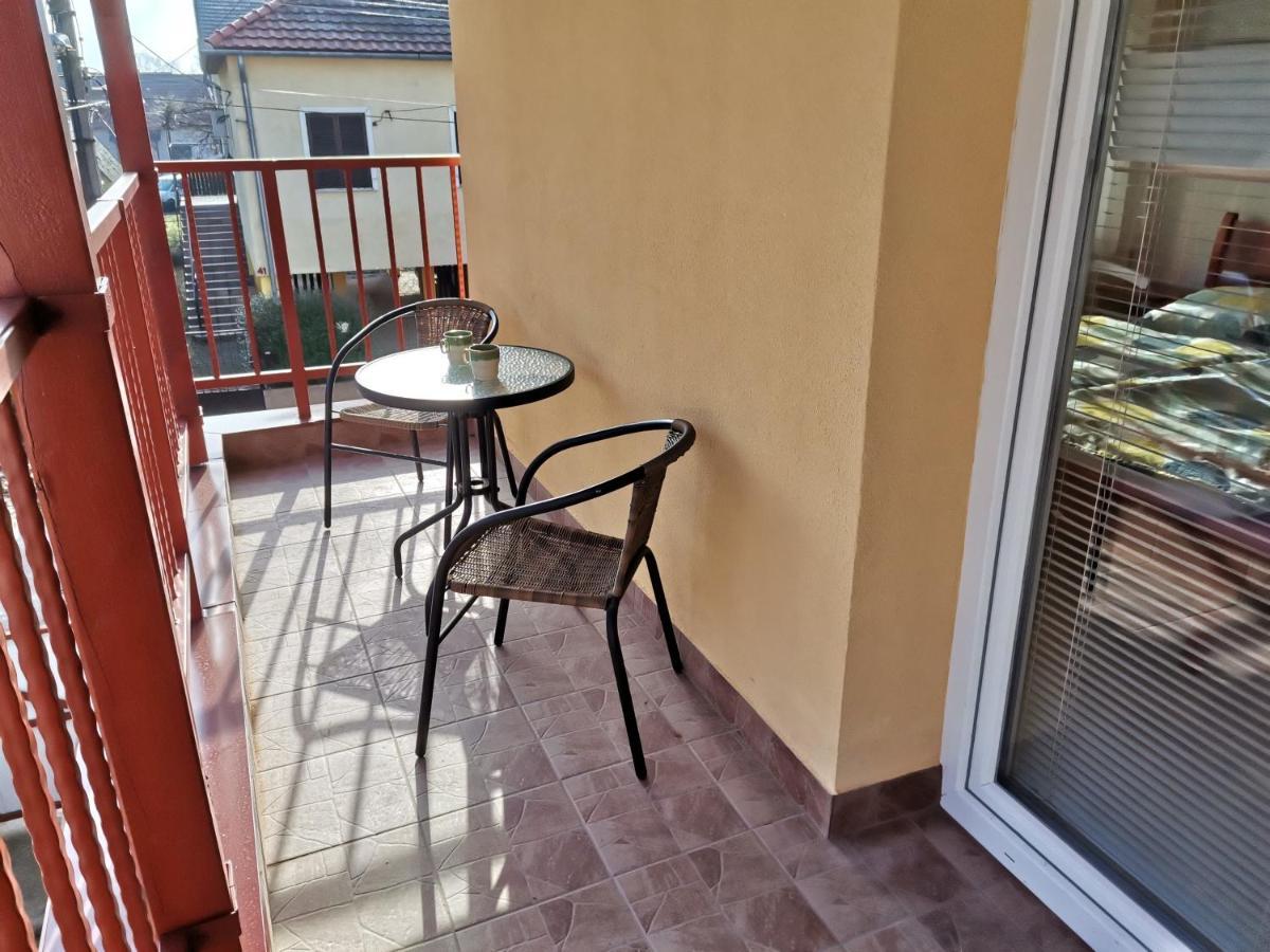Gyoengyvirag Apartmanhaz Hajduszoboszlo Exterior photo