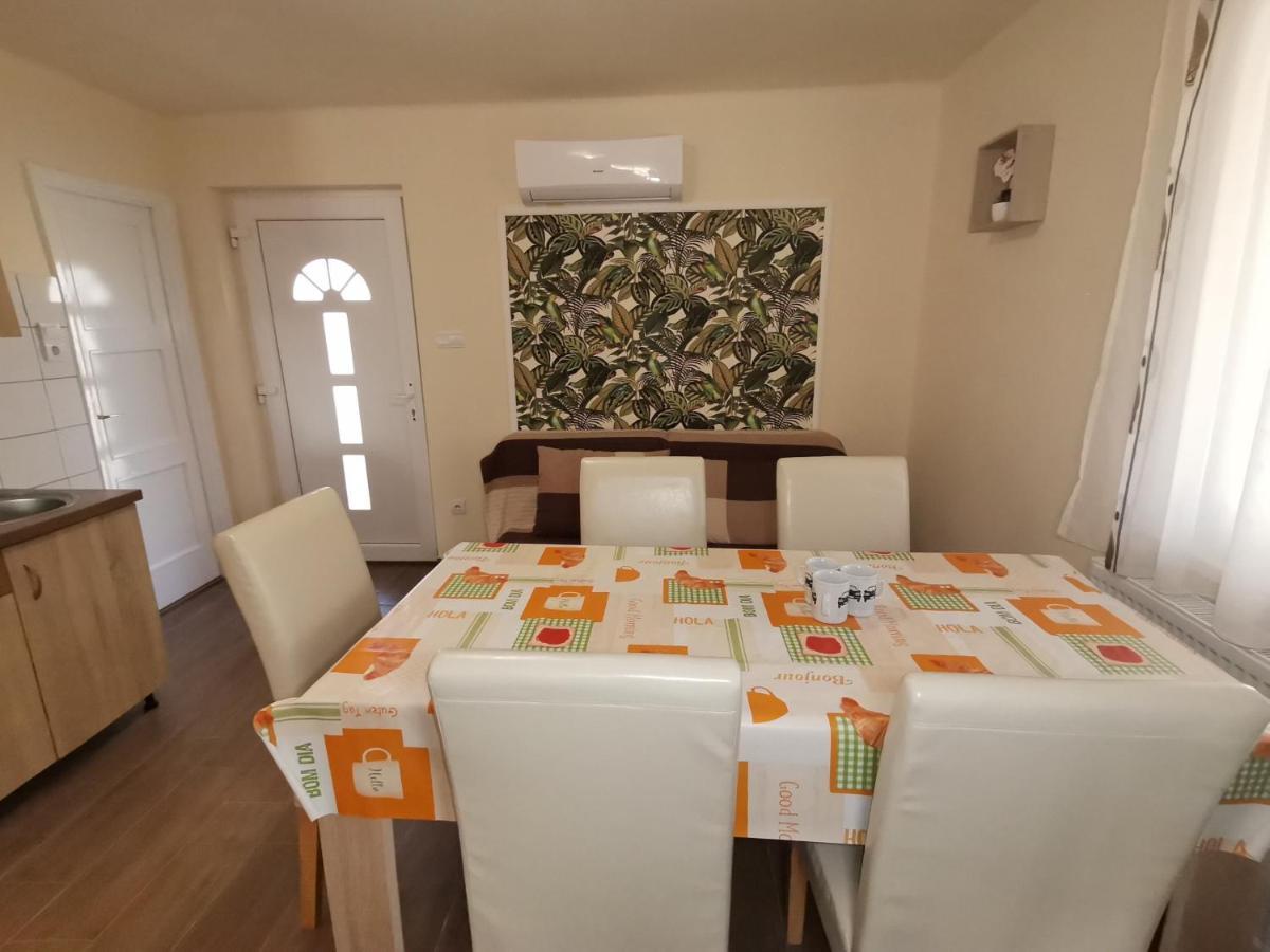 Gyoengyvirag Apartmanhaz Hajduszoboszlo Exterior photo