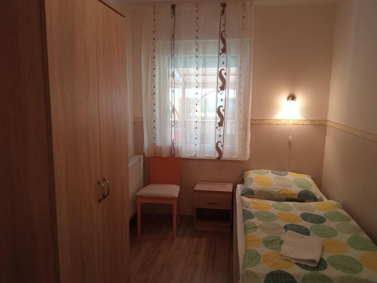 Gyoengyvirag Apartmanhaz Hajduszoboszlo Exterior photo