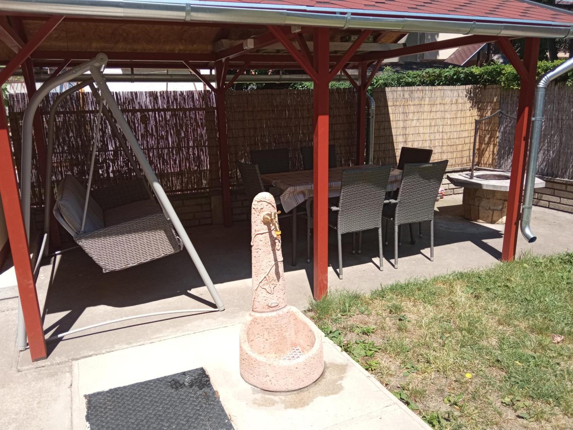 Gyoengyvirag Apartmanhaz Hajduszoboszlo Exterior photo